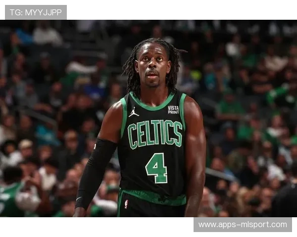 霍勒迪外线命中，绿军末节一波拉开，霍勒迪4年1.6亿